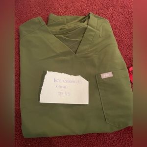 Moss FIGS men’s top